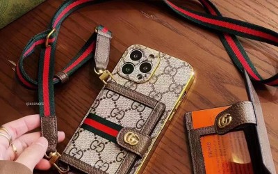 2024gucci Iphone 15 14 Pro ケースグッチ手帳型バッグ型