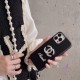 2024chanel シャネル新生活を応援する贈り物にぴったりな、シンプルで上品なiphone15ケース、女性に喜ばれる一品