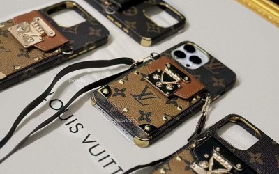 2024Louis Vuitton ルイヴィトンシーンを選ばず活躍する、実用的でおしゃれなiphoneケース、男性や女性、幅広い年代に人気の逸品