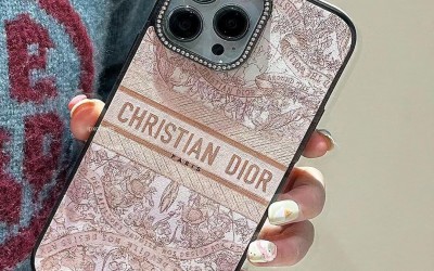 2024dior ディオール大人の女性に捧げる、バーバリー風iphoneケース。puレザー素材が高級感を際立たせます