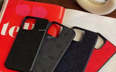 2024louis Vuitton ルイヴィトン大人かわいいを極めるなら、くすみカラーのiphoneケース。20代〜50代まで幅広い女性に大人気