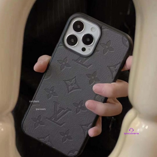 2024louis Vuitton ルイヴィトン大人かわいいを極めるなら、くすみカラーのiphoneケース。20代〜50代まで幅広い女性に大人気