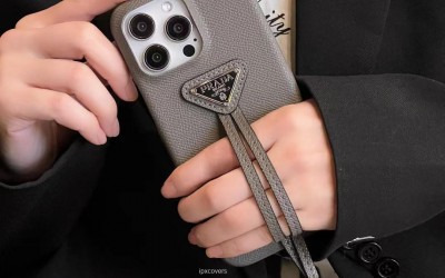 2024prada プラダシーンを選ばず使える、実用的でおしゃれなiphone15ケース大人から若者まで、スタイリッシュなデザインで注目の的iphone16